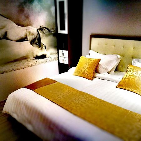 Top Boutique Hotel（首席精品酒店） Tbilisi Exteriör bild