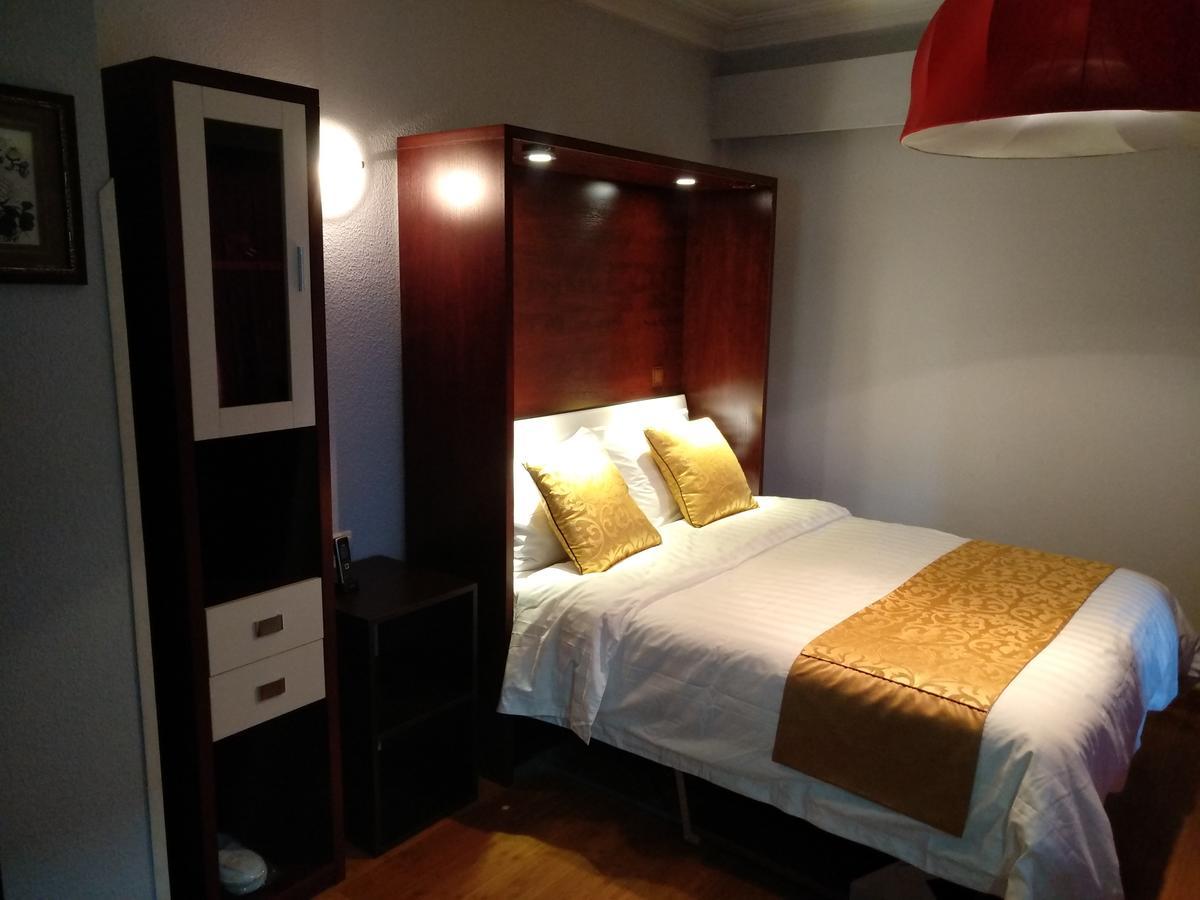 Top Boutique Hotel（首席精品酒店） Tbilisi Exteriör bild