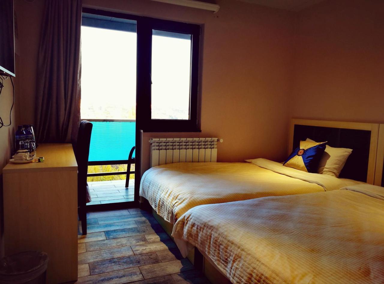 Top Boutique Hotel（首席精品酒店） Tbilisi Exteriör bild