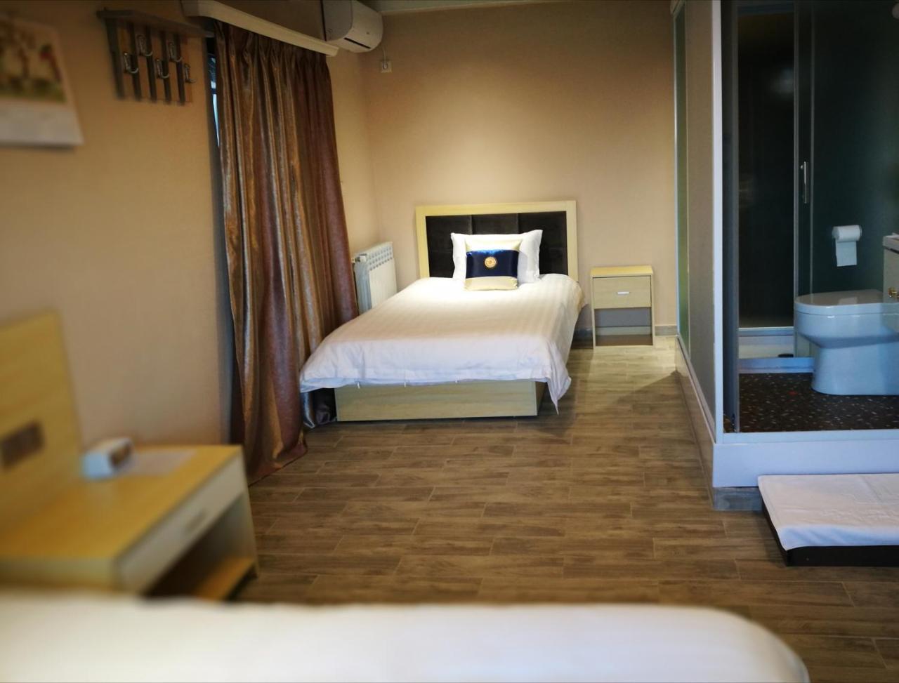Top Boutique Hotel（首席精品酒店） Tbilisi Exteriör bild