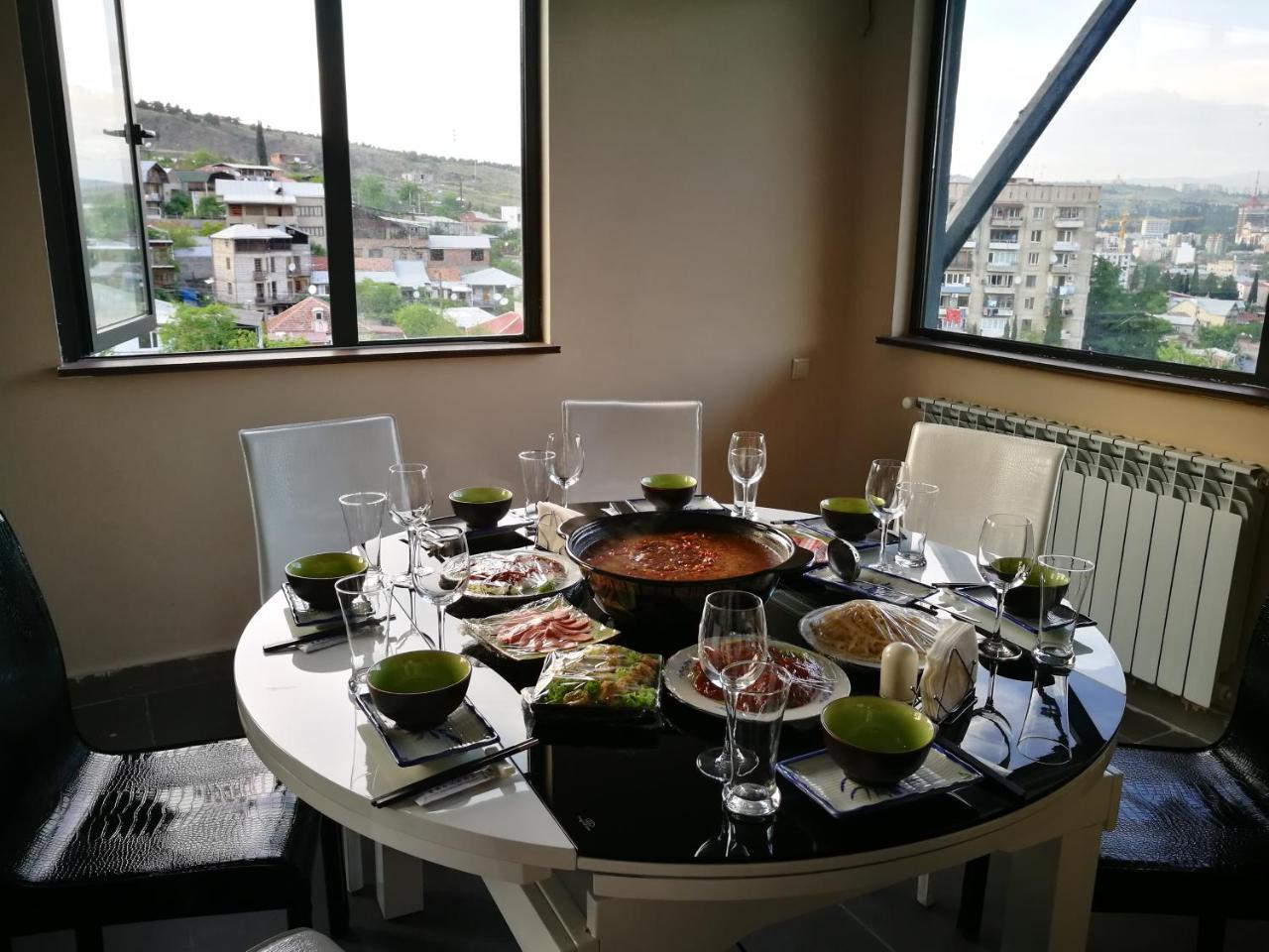 Top Boutique Hotel（首席精品酒店） Tbilisi Exteriör bild