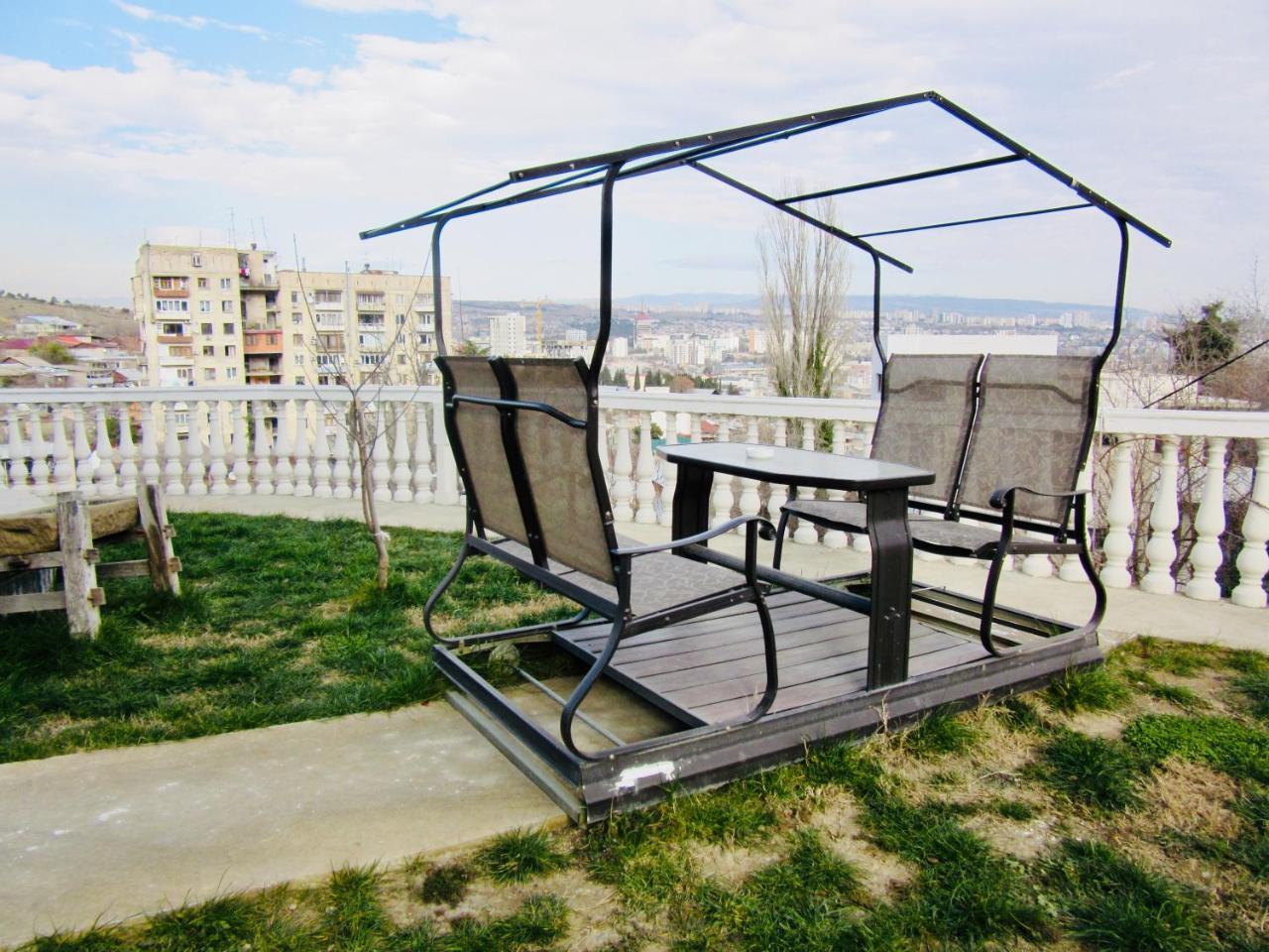 Top Boutique Hotel（首席精品酒店） Tbilisi Exteriör bild